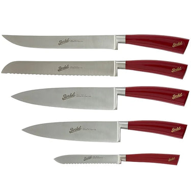 Coffret de couteaux Berkel Elegance Rouge, 5 pièces, présenté dans un bloc en cuir de rugby.