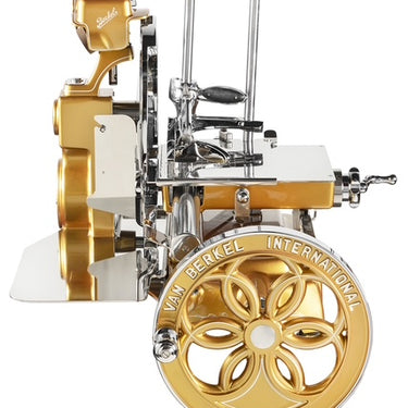 Gouden Custom made Volano B114 met voetstuk
